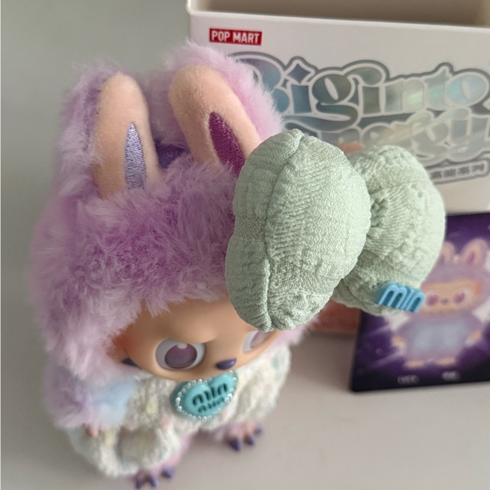 ❤️SOLD❤️Labubu Plush Pop Mart's The BIG ENERGY series in custom outfit ~ “LUCK” - Picture 3 of 13